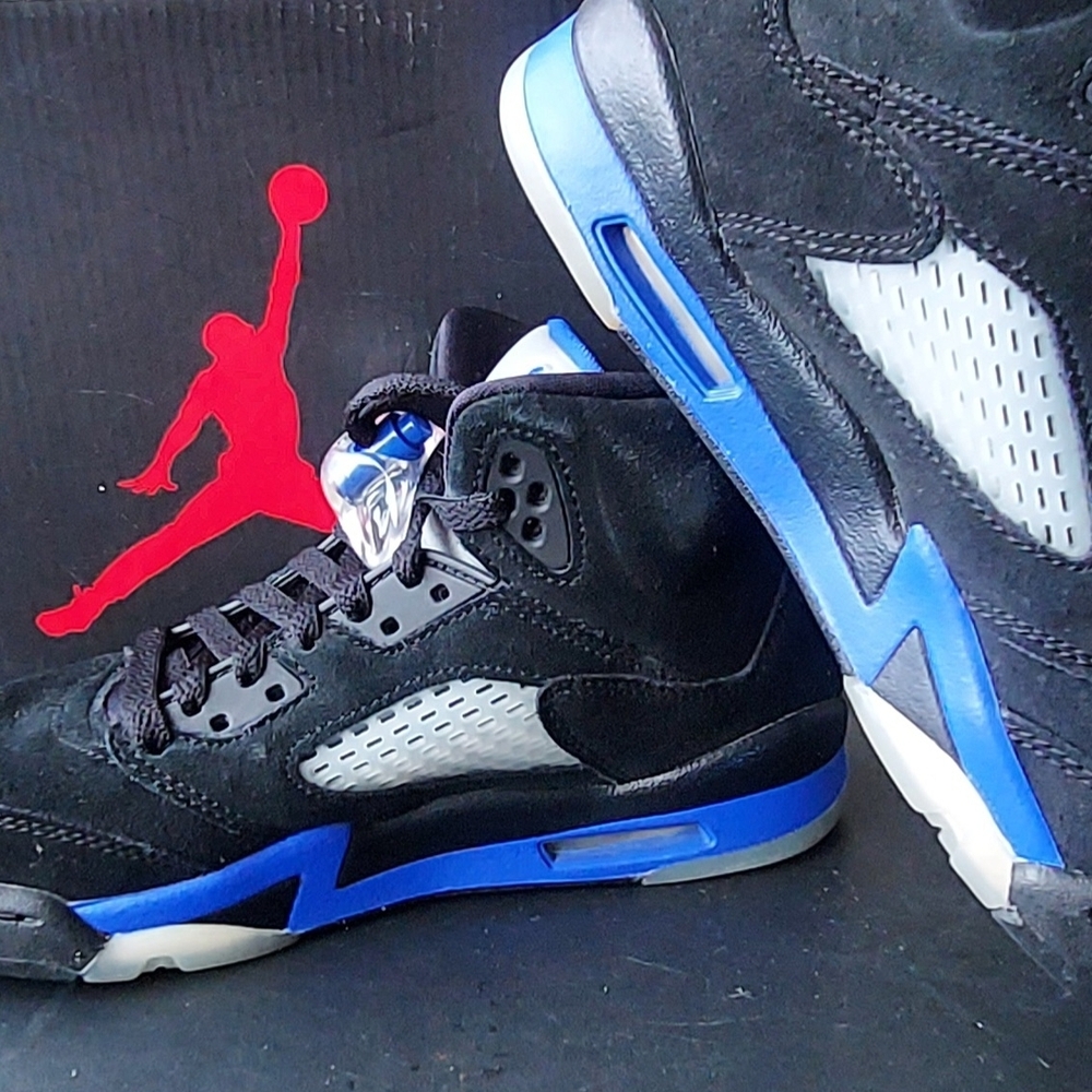 Used Air Jordan 5 Retro GS in Black/Racer Blue Size 5Y
